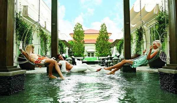 Eau-Spa-at-Ritz-Carlton-Palm-Beach-reflecting-pool