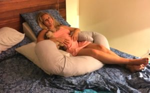 how to sleep comfortably when pregnant